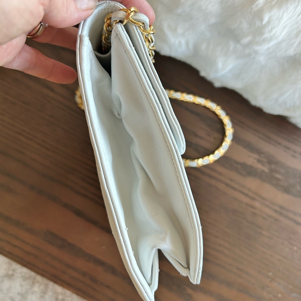 Vintage Chanel Single Flap - Picture 5 of 13